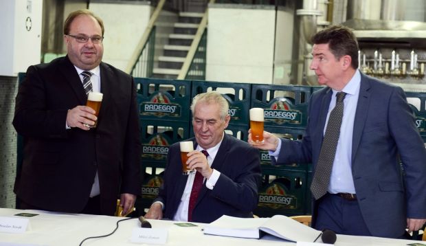 Prezident Zeman na oficiálnej návšteve pivovaru Radegast. 