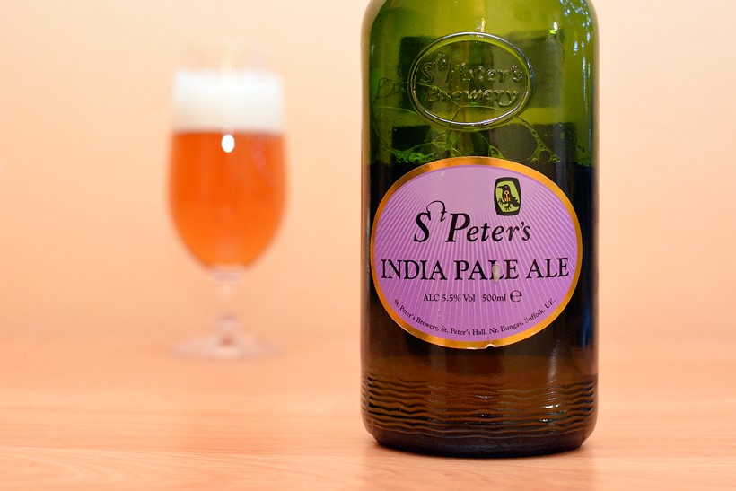 Keď je na pive najzaujímavejšia fľaša (St. Peter’s IPA)