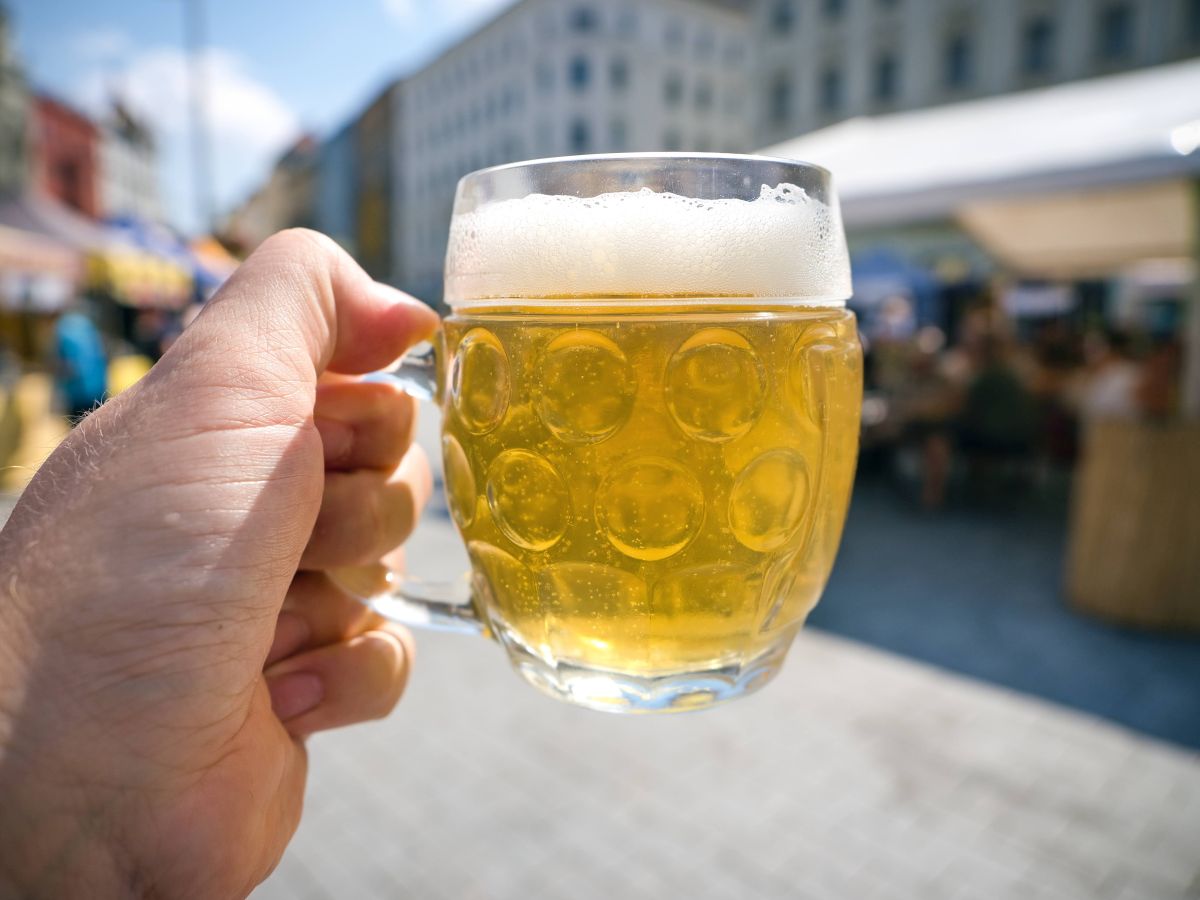 Budeme piť pivo najmä v lete? Nový trend tomu nasvedčuje