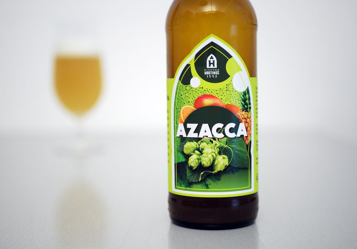 Na obsah alkoholu hutné a osviežujúce pitie z východu (Azacca)