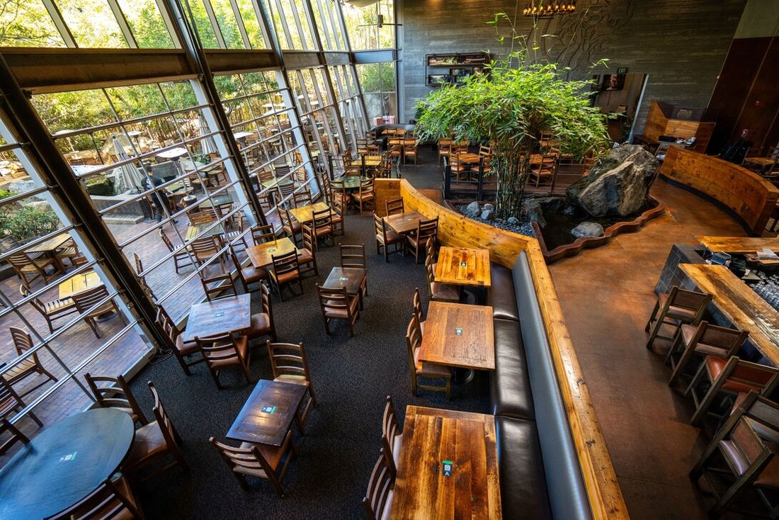 Stone World Bistro & Gardens 01